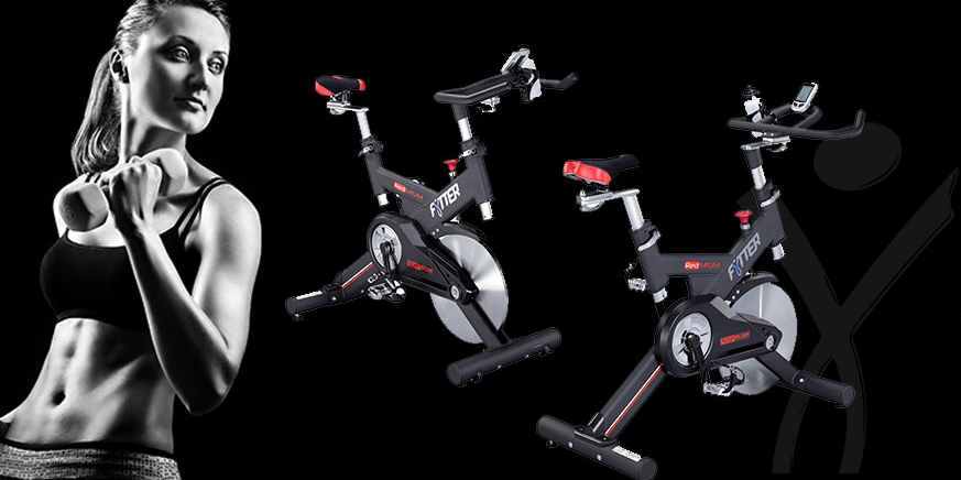 Imagen promocional de productos Fytter: dos bicicletas estáticas sobre fondo negro